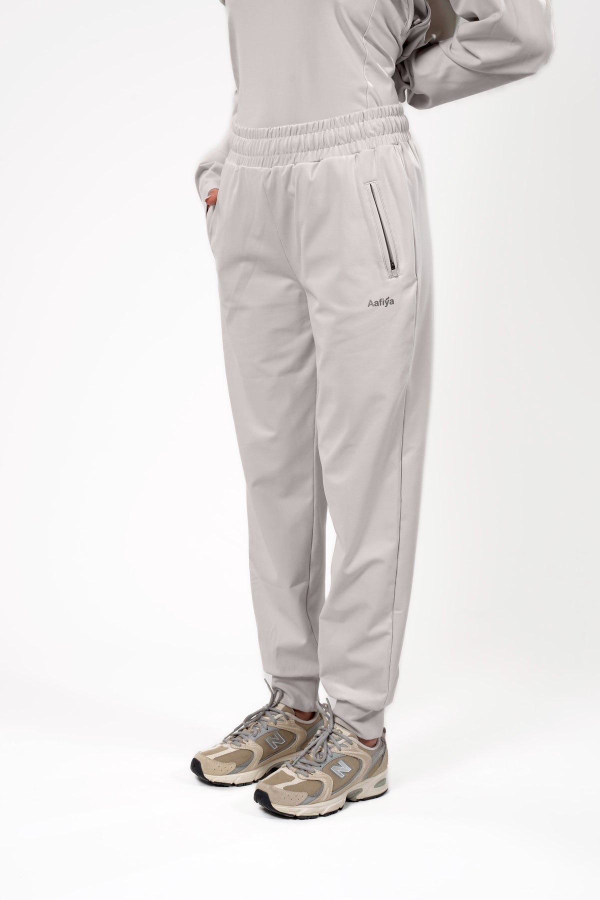 Aafiya Studio Essential Flow Pants in Desert Mist (stone) – view 3