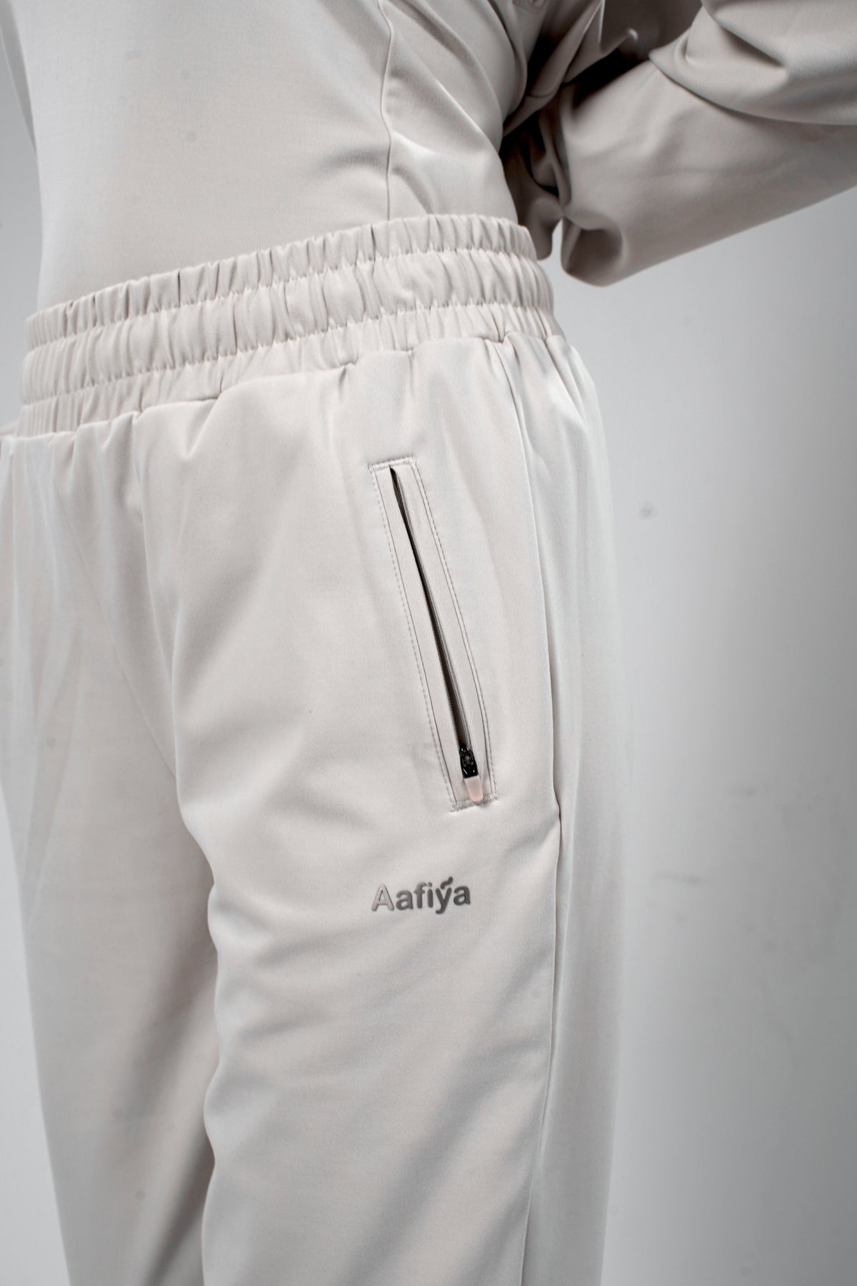 Aafiya Studio Essential Flow Pants in Desert Mist (stone) – view 4