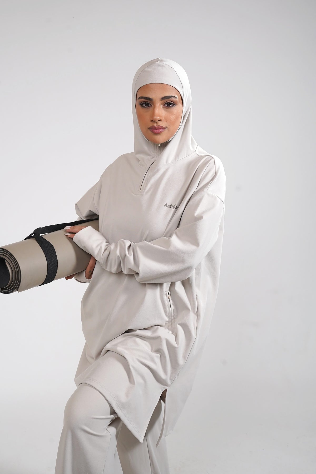 Aafiya Studio Essential Flow Tunic in Desert Mist (stone) – view 3