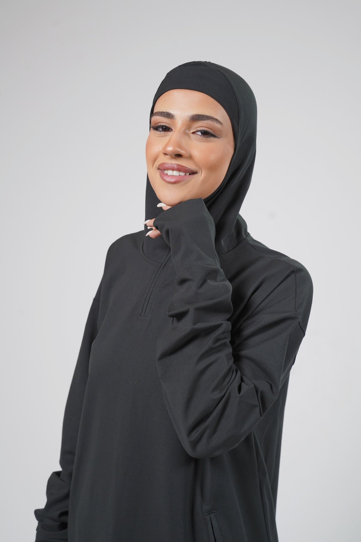Aafiya Studio Essential Flow Tunic in Midnight Veil (black) – view 5
