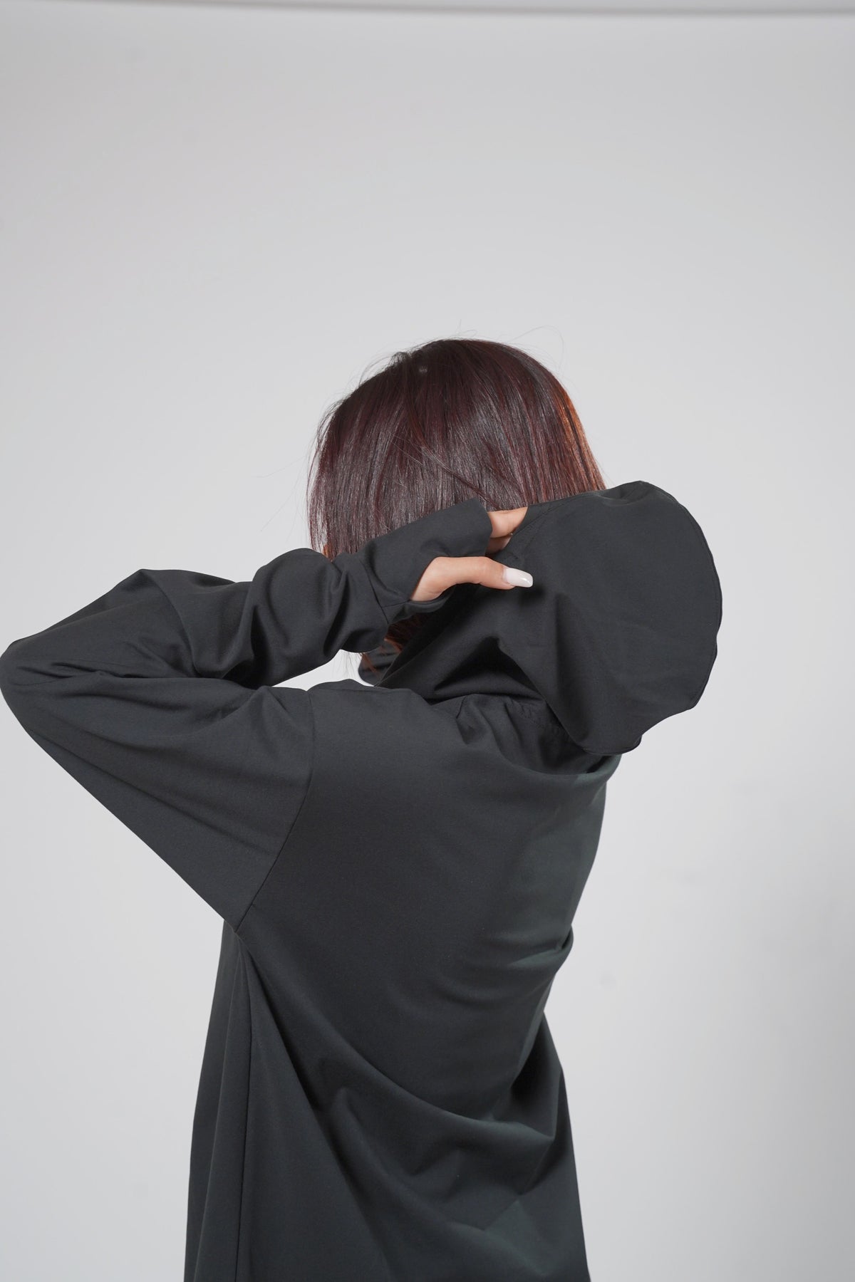Aafiya Studio Essential Flow Tunic in Midnight Veil (black) – view 8