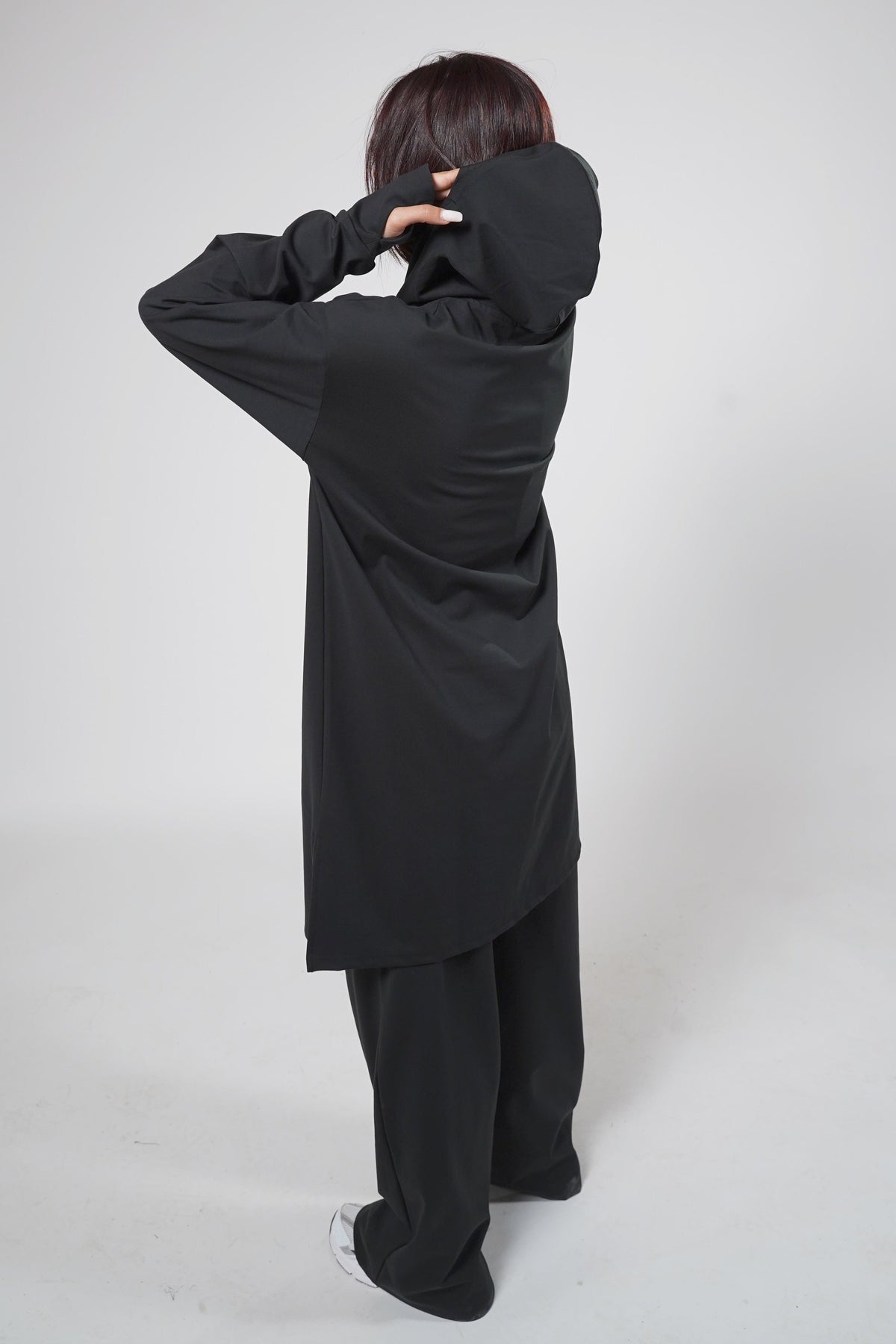 Aafiya Studio Essential Flow Tunic in Midnight Veil (black) – view 9