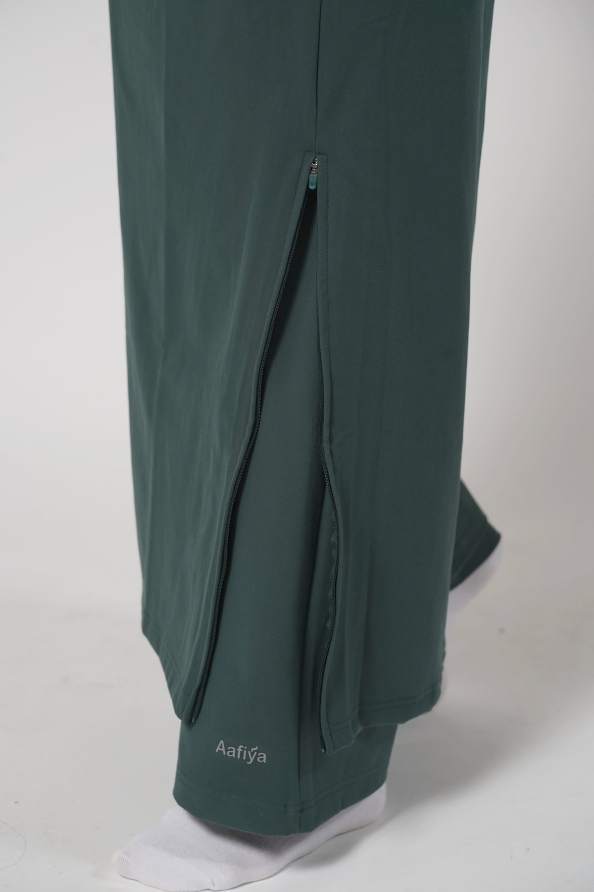 Aafiya Studio Essential Wide Pants in Deep Lagoon (dark teal) – view 4
