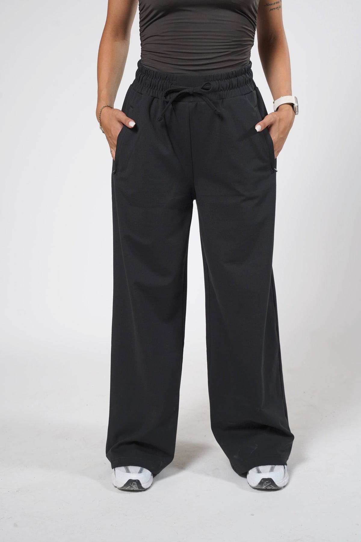 Aafiya Studio Essential Wide Pants in Midnight Veil (black)